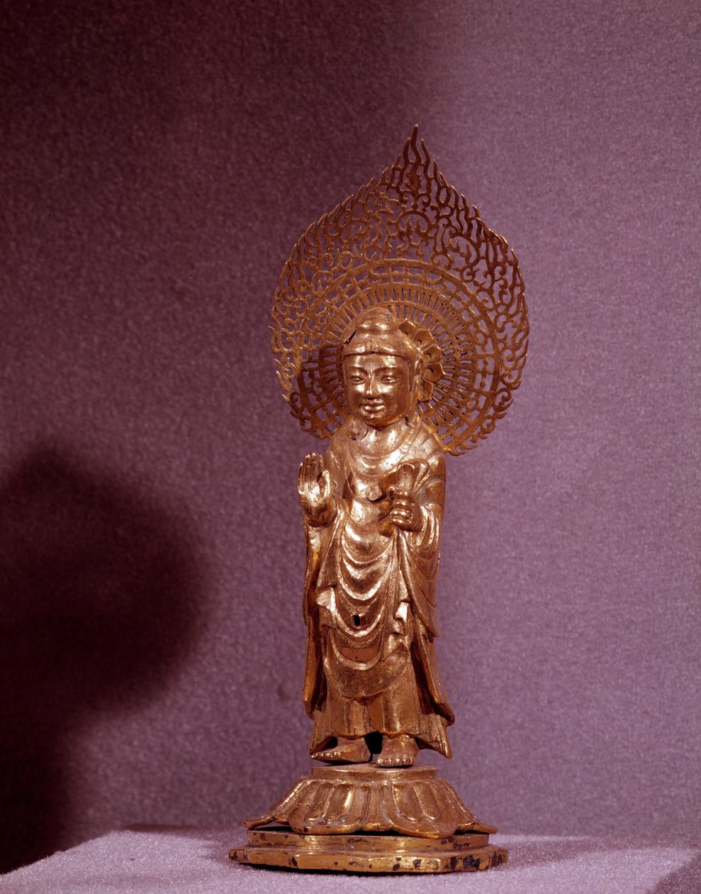 Arte coreana: rappresentazione del Buddha Amitabha, statuetta dorata. Periodo Silla da Korean School