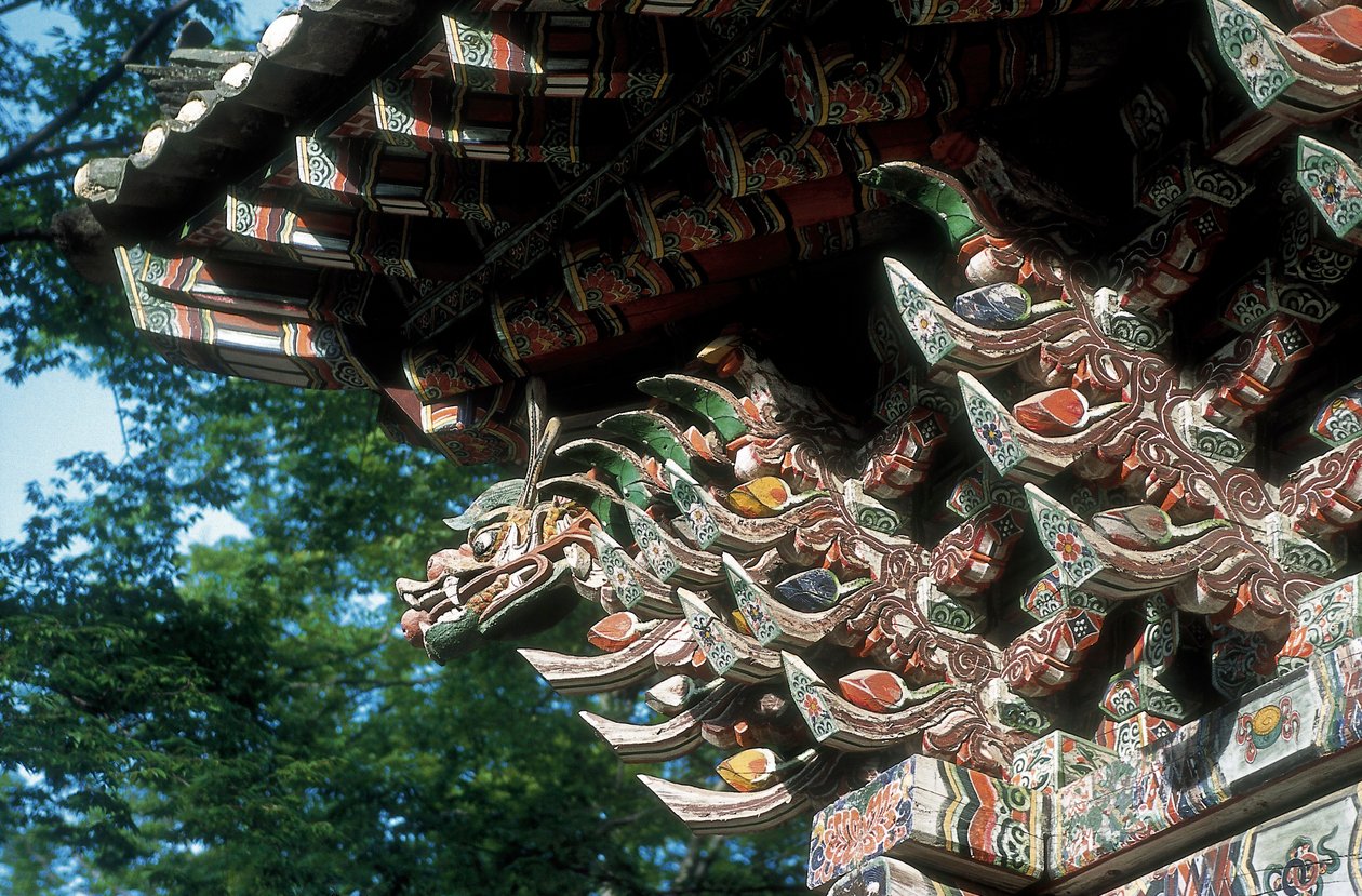 Sŏgwang-sa Tempel, Kosan County, Kangwon Provinz, Nordkorea, Detail des Dachs (Foto) von Korean School