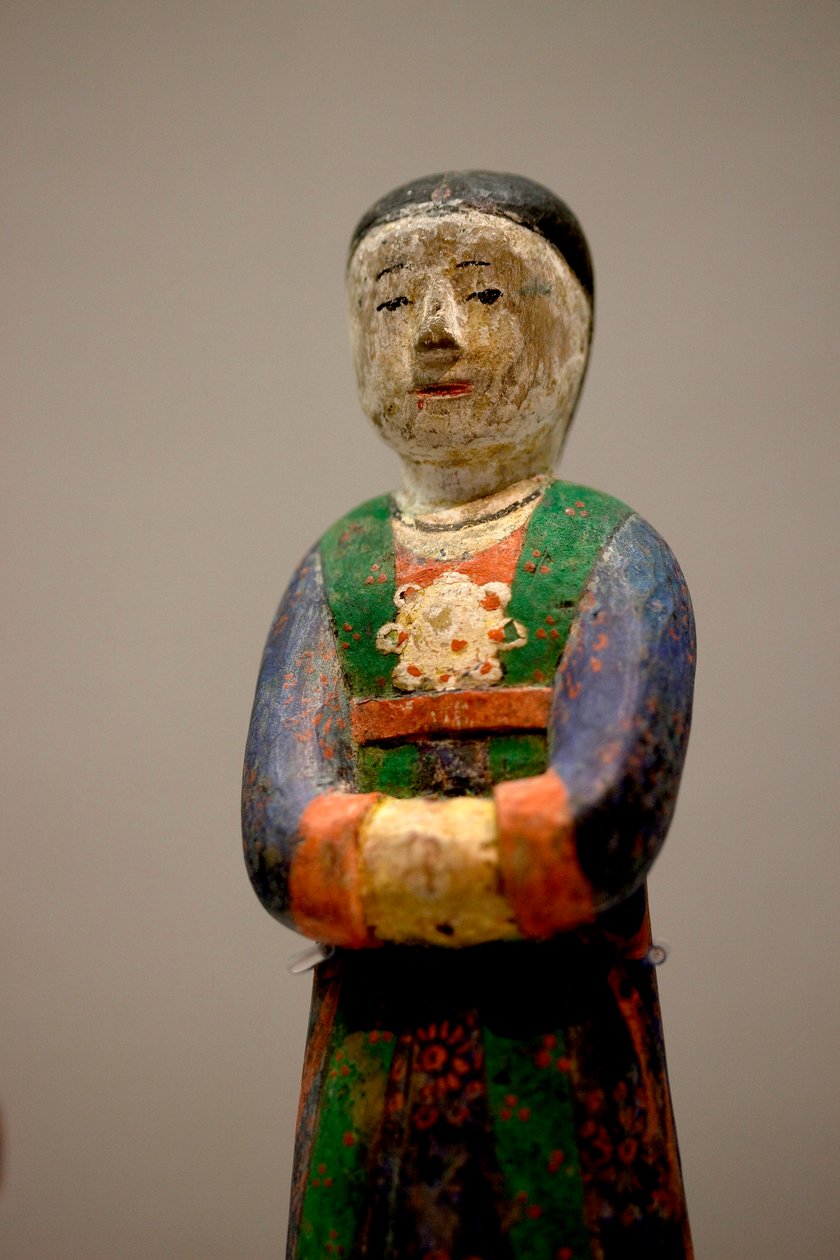 Figura decorativa di una tomba. Legno scolpito policromo, tardo periodo Joseon da Korean School