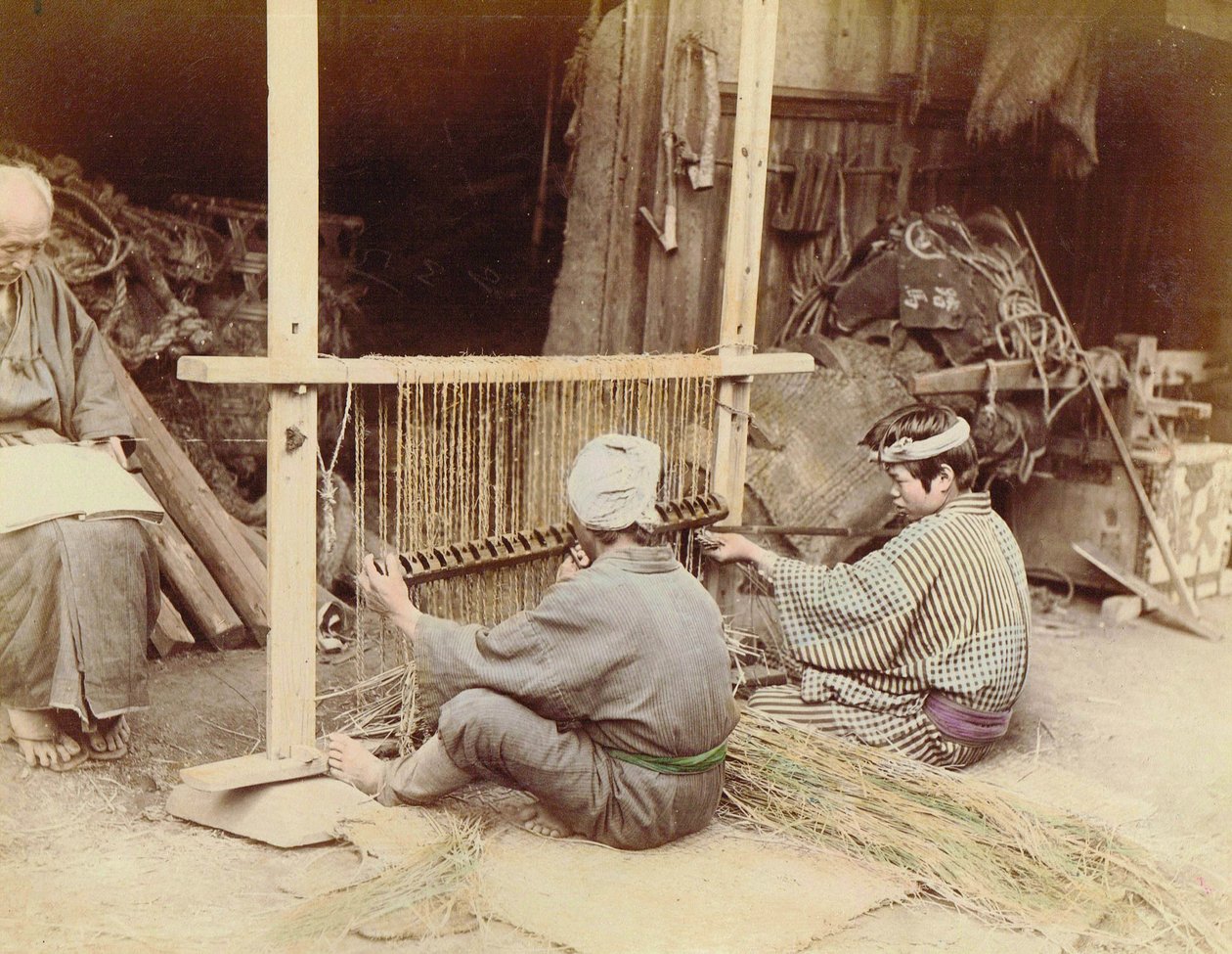 Uomini che fanno stuoie di paglia, c.1890 da Kusakabe Kimbei