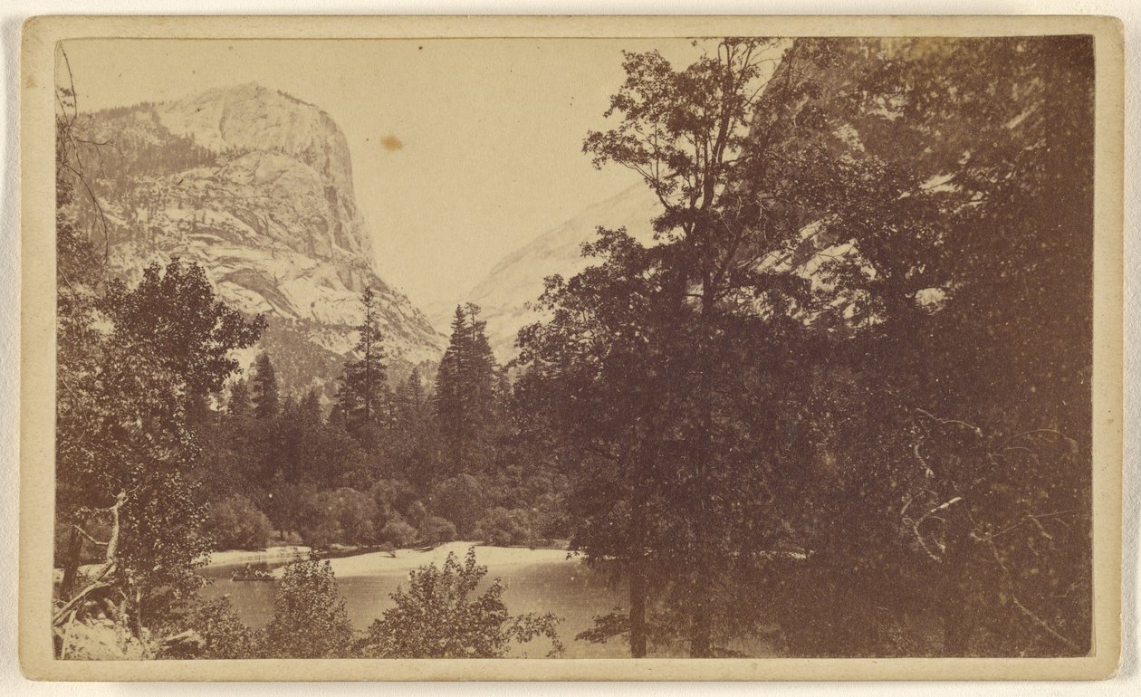 Lago Specchio. Valle di Yo-Semite. Mariposa Co. da Lawrence and Houseworth