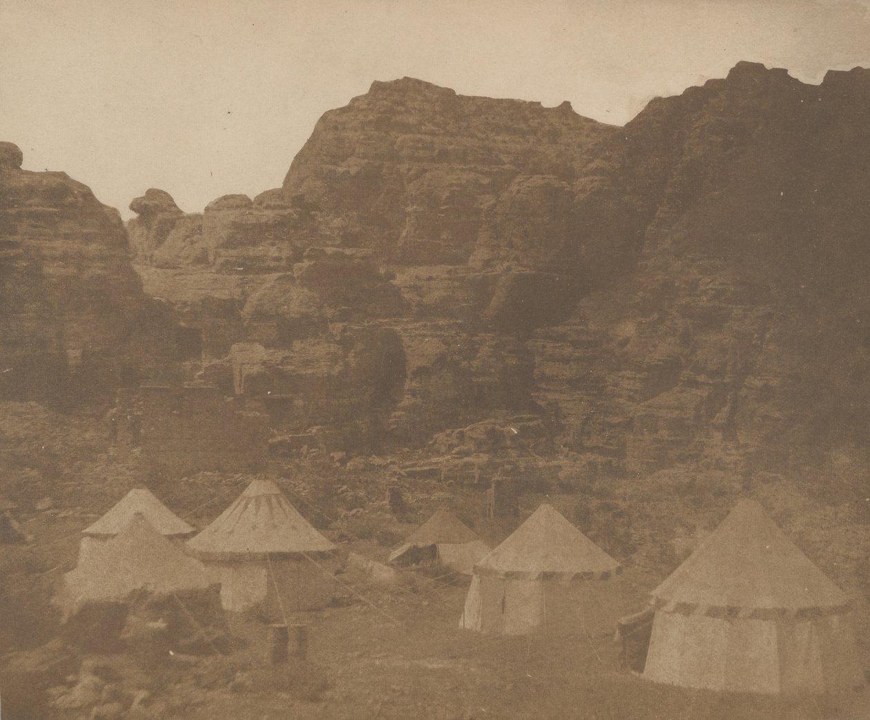 Campo di spedizione, Petra, 1852 da Leavitt Hunt.