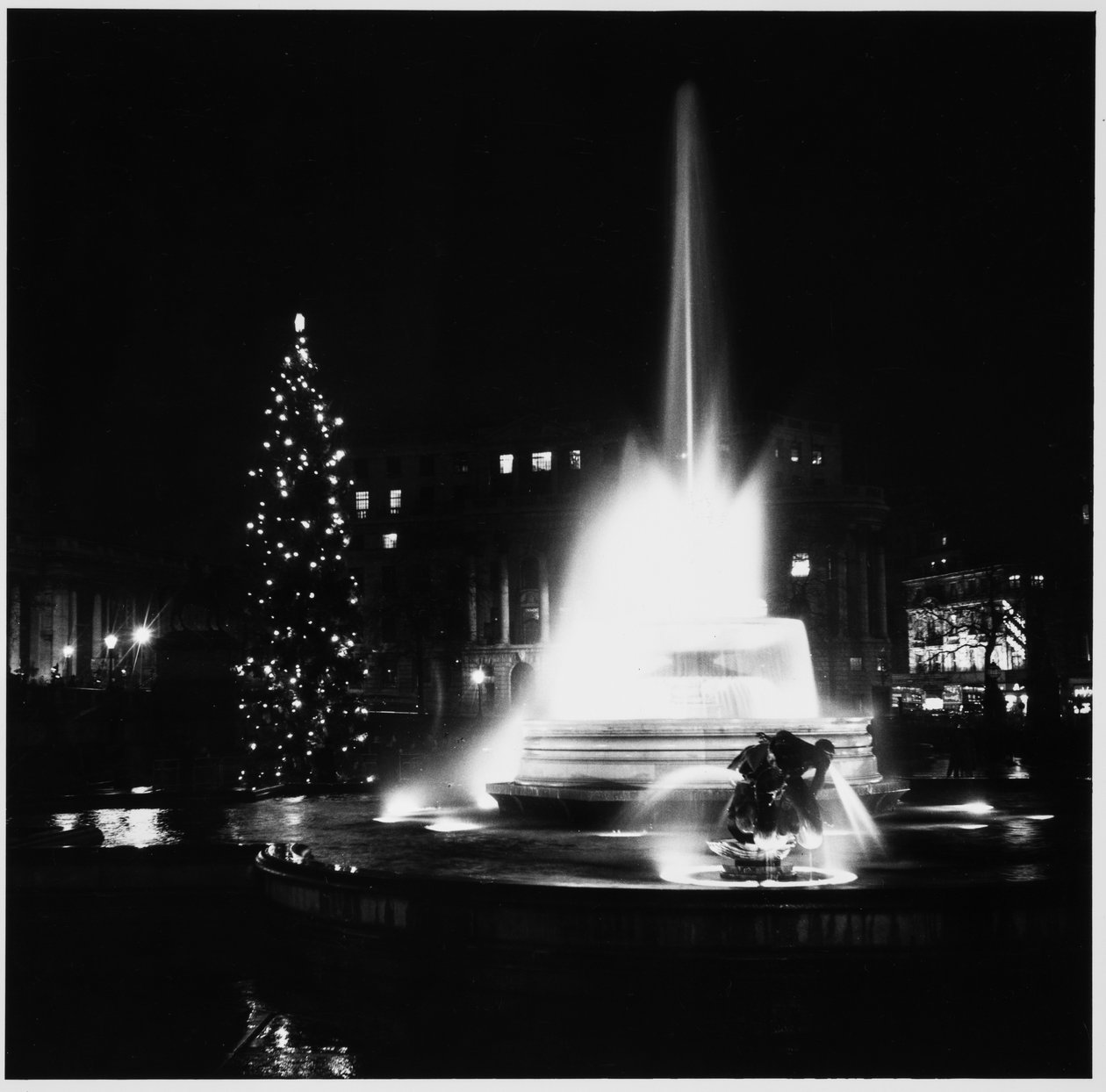 Trafalgar Square, St James, Westminster, City of Westminster, Greater London Authority, UK da Leonard Robin Mattock