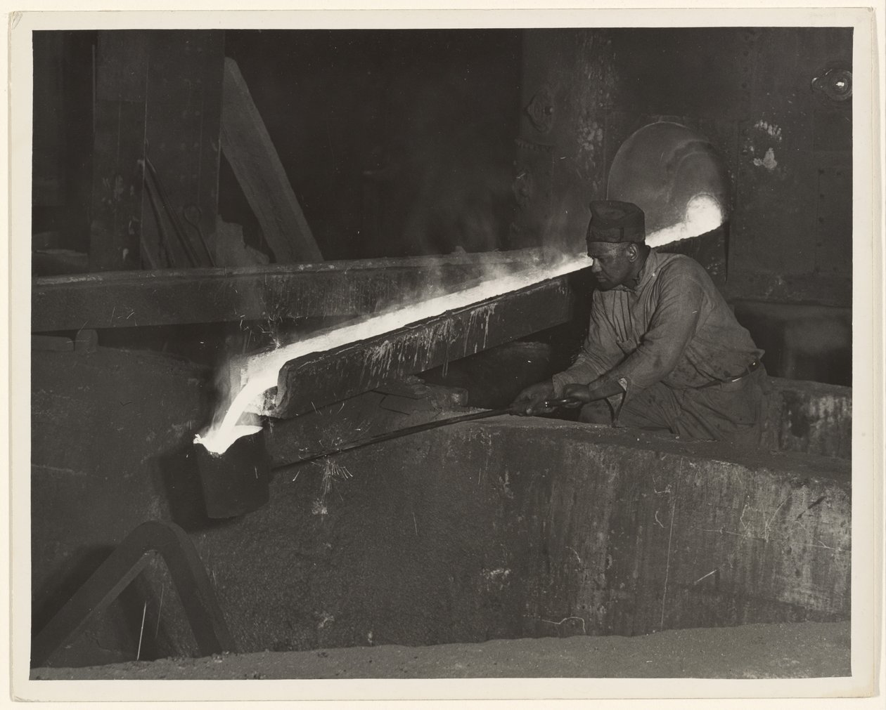 [Aiutante di stampo, Baldwin Locomotive Works, Eddystone, Pennsylvania]. da Lewis W. Hine