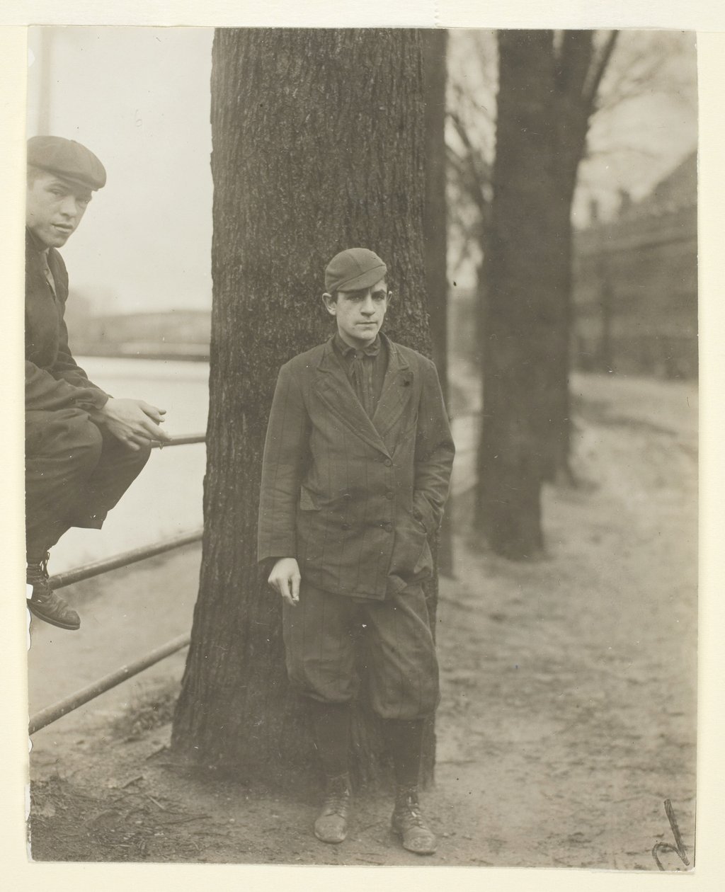 Ragazzo della stanza della candeggina, Leon Halcourt, 16 anni, Lawrence, Massachusetts da Lewis Wickes Hine