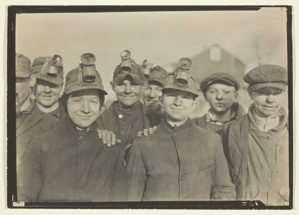 Ragazzi che spaccano nella miniera di carbone della Pennsylvania da Lewis Wickes Hine