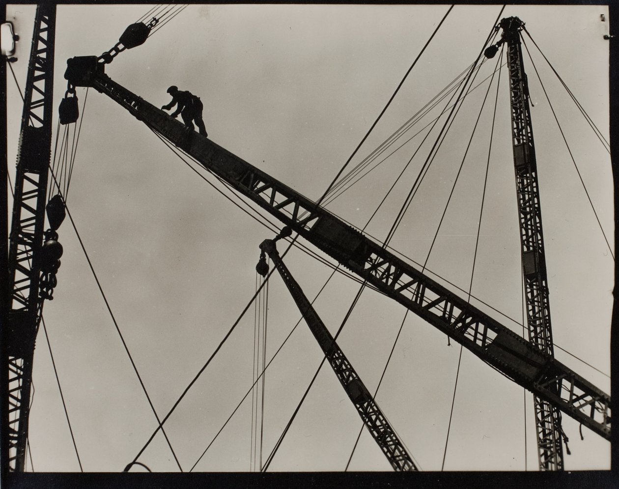 Operaio di un derrick sull