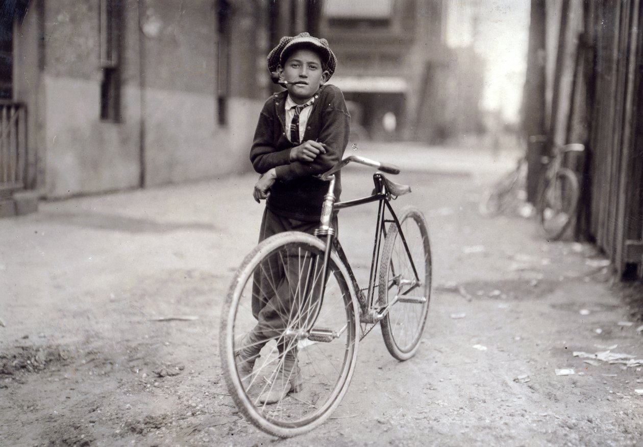 Ragazzo messaggero di quindici anni che lavora per la Mackay Telegraph Company, Waco, Texas da Lewis Wickes Hine