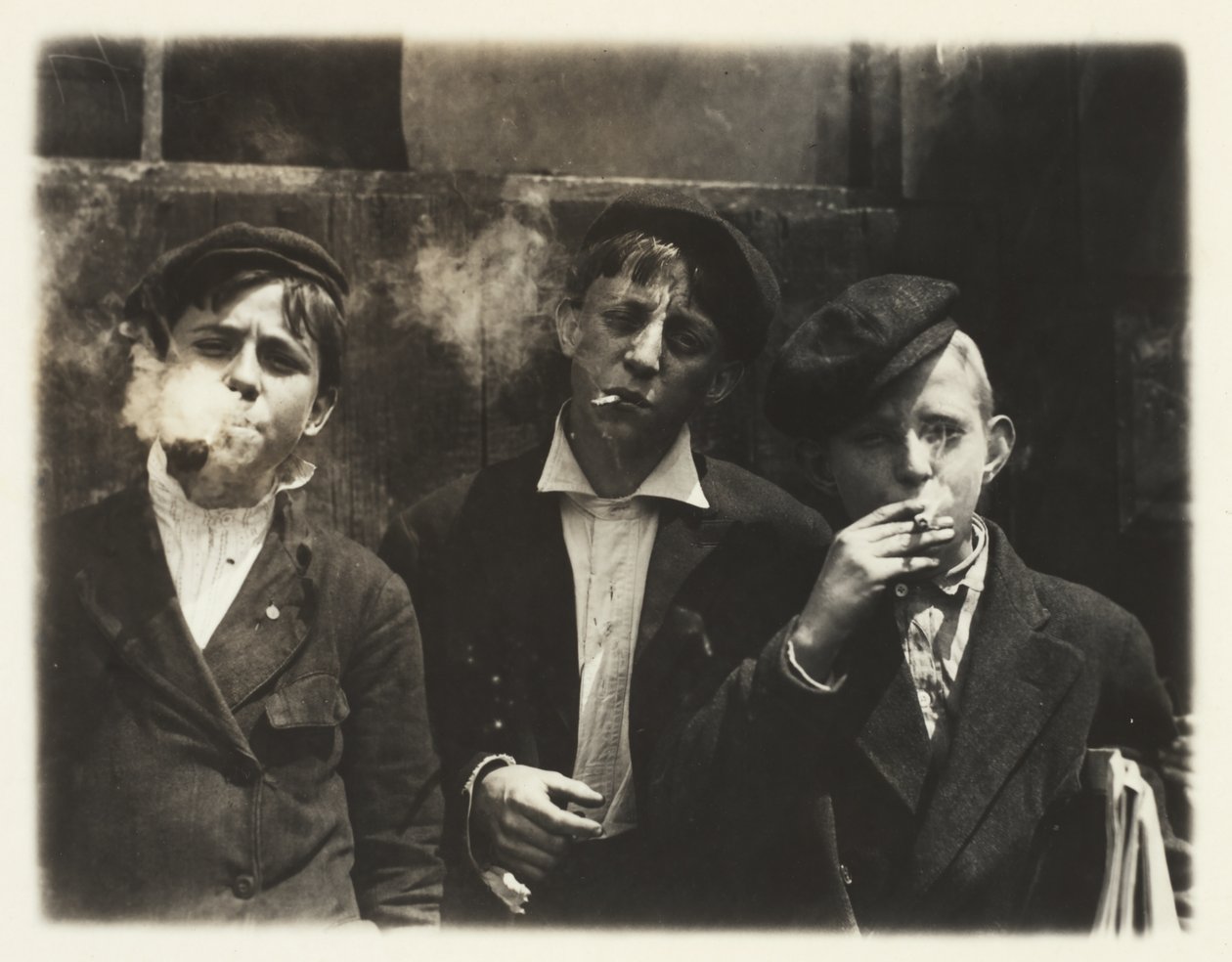 Newsies alla Skeeter Branch, St. Louis, Missouri, ore 11:00. da Lewis Wickes Hine