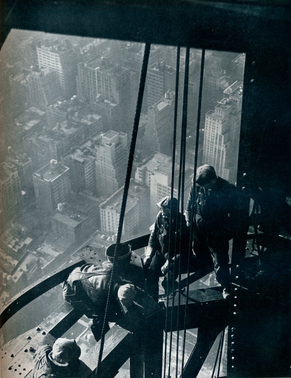 Le fasi finali del Mast, la strada è a circa un quarto di miglio sotto, c. 1931 da Lewis Wickes Hine