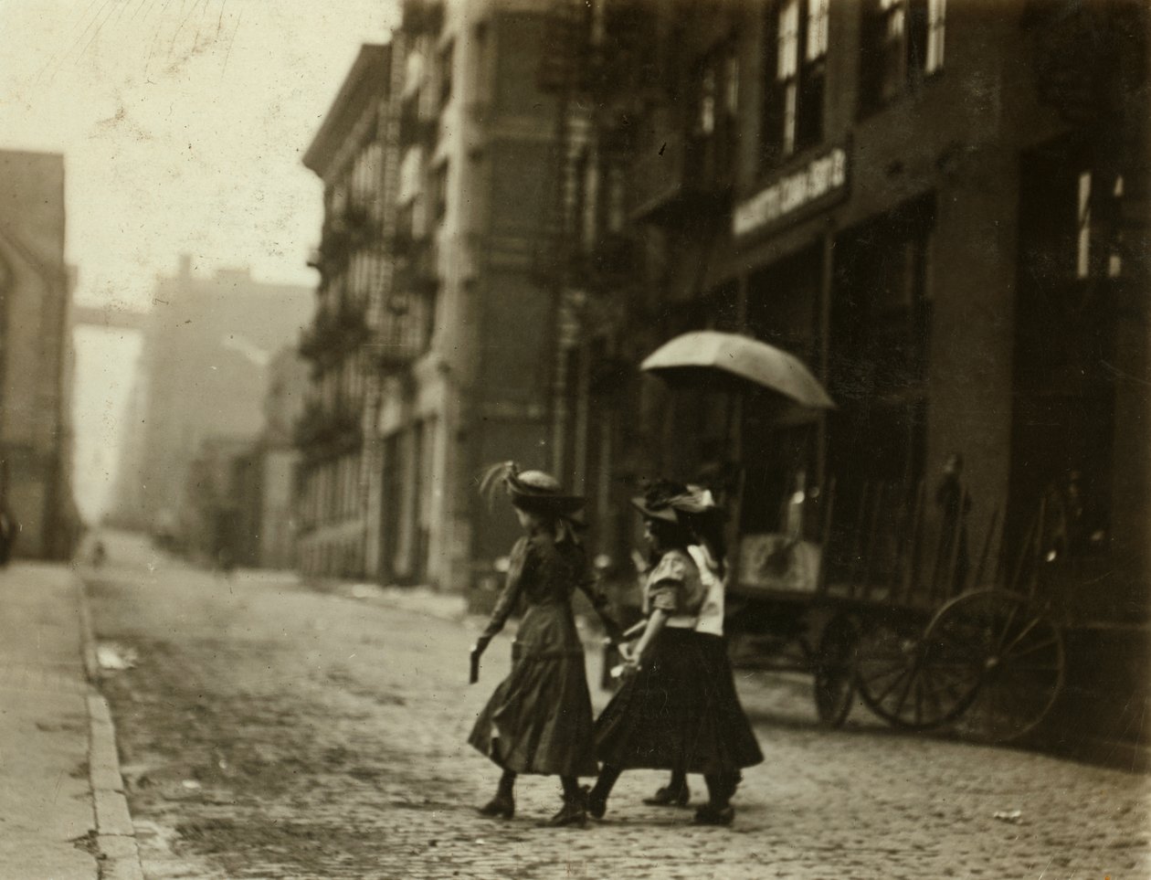 Operai della fabbrica di medicinali Salvan in Olive Street a St. Louis, Missouri da Lewis Wickes Hine