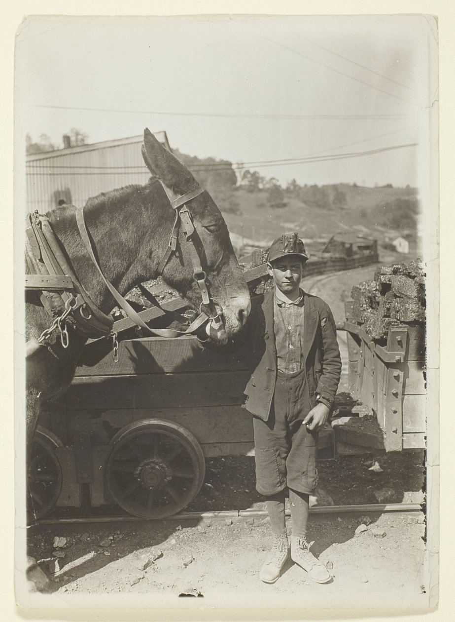 Giovane autista nella miniera di carbone della Virginia Occidentale da Lewis Wickes Hine