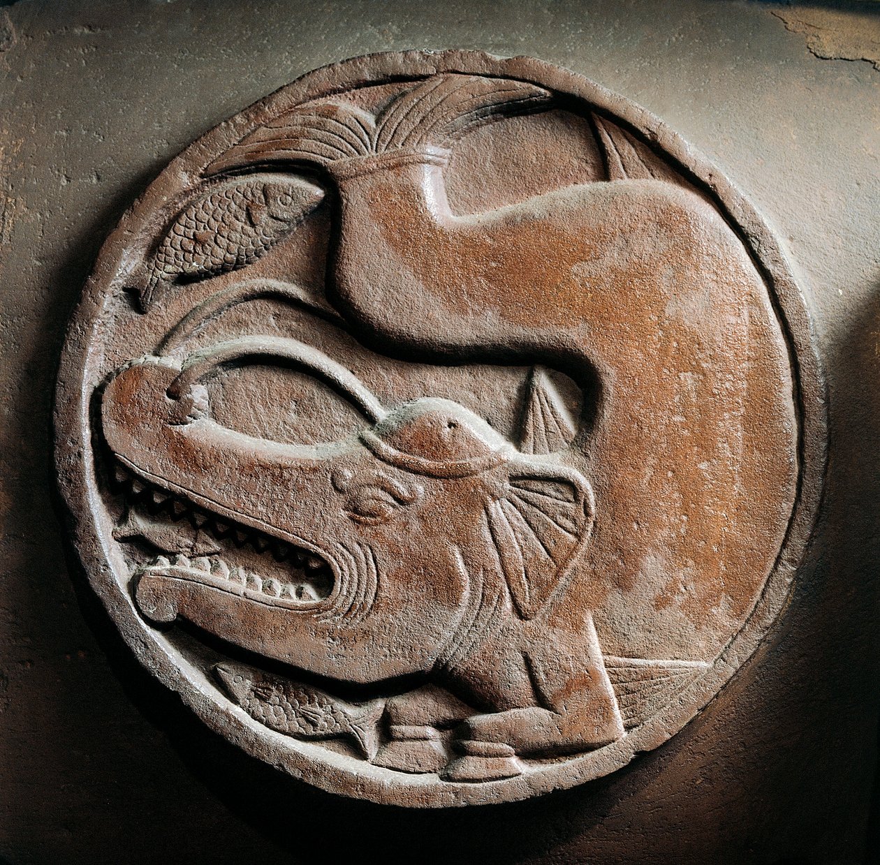 Medaglione con animale marino dalla testa di elefante che divora un pesce, rilievo dallo Stupa di Bharhut, monumento buddista, Madhya Pradesh, India, Civiltà Indiana, II secolo a.C. da Unbekannt Unbekannt