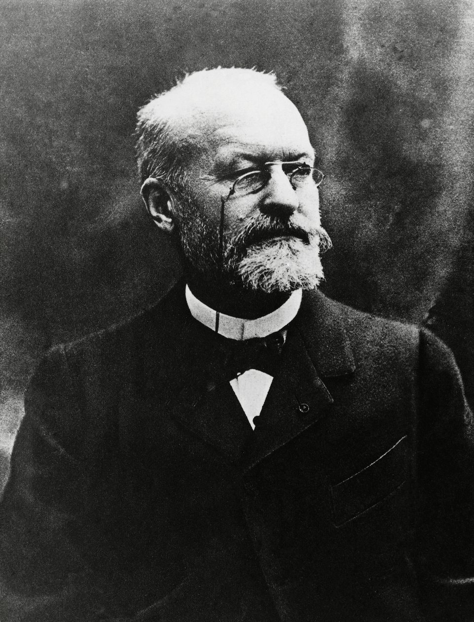 Ritratto di Charles Louis Alphonse Laveran, batteriologo medico francese, Premio Nobel per la Medicina nel 1907, foto di Eugene Pirou da Unbekannt Unbekannt