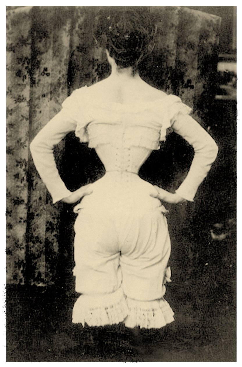 Donna che indossa un corsetto c.1865 (foto) da Unbekannt Unbekannt