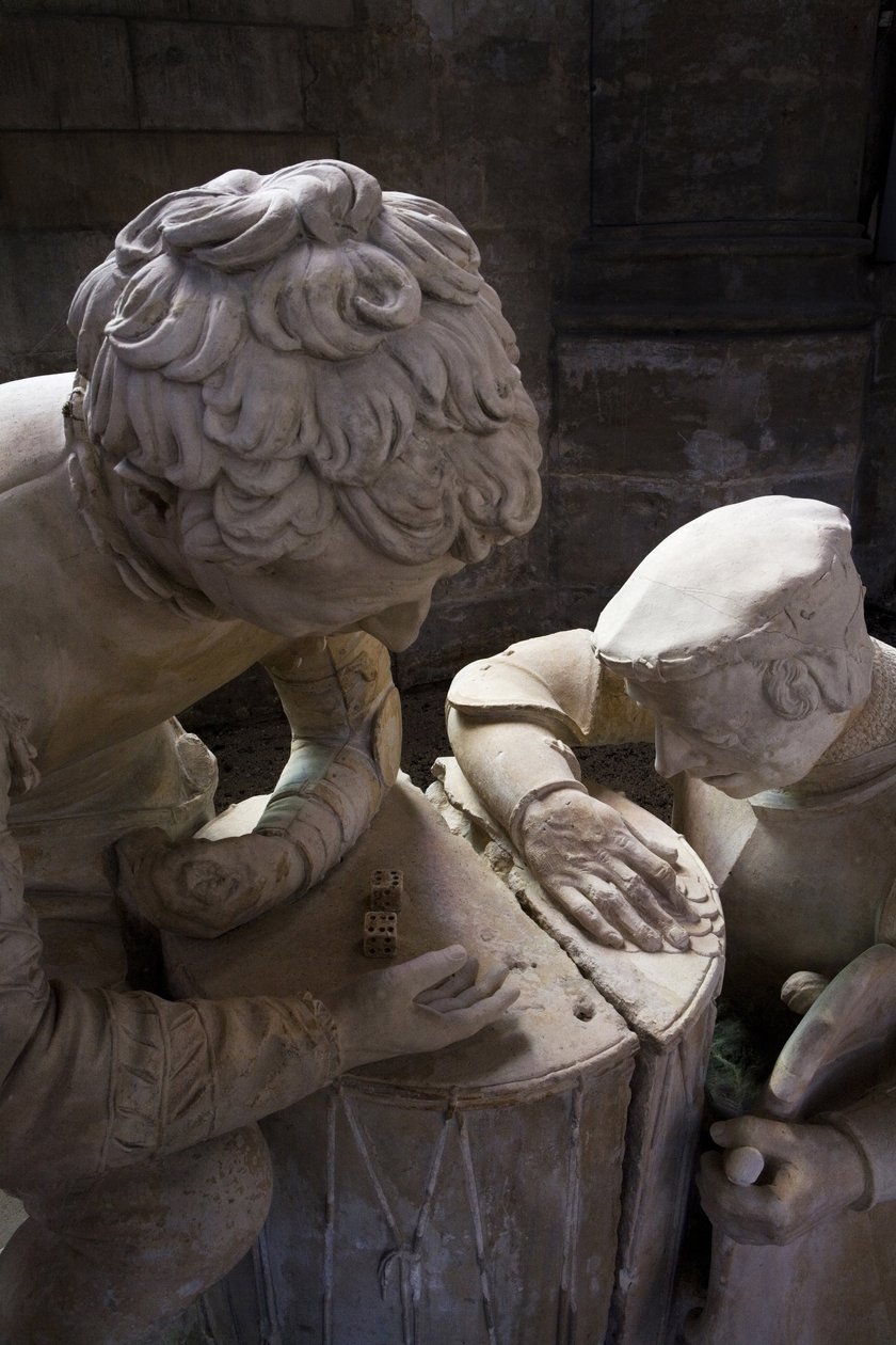 La sepoltura e lo svenimento della Vergine, (dettaglio): guardie tirano a sorte per la tunica di Cristo da Ligier Richier