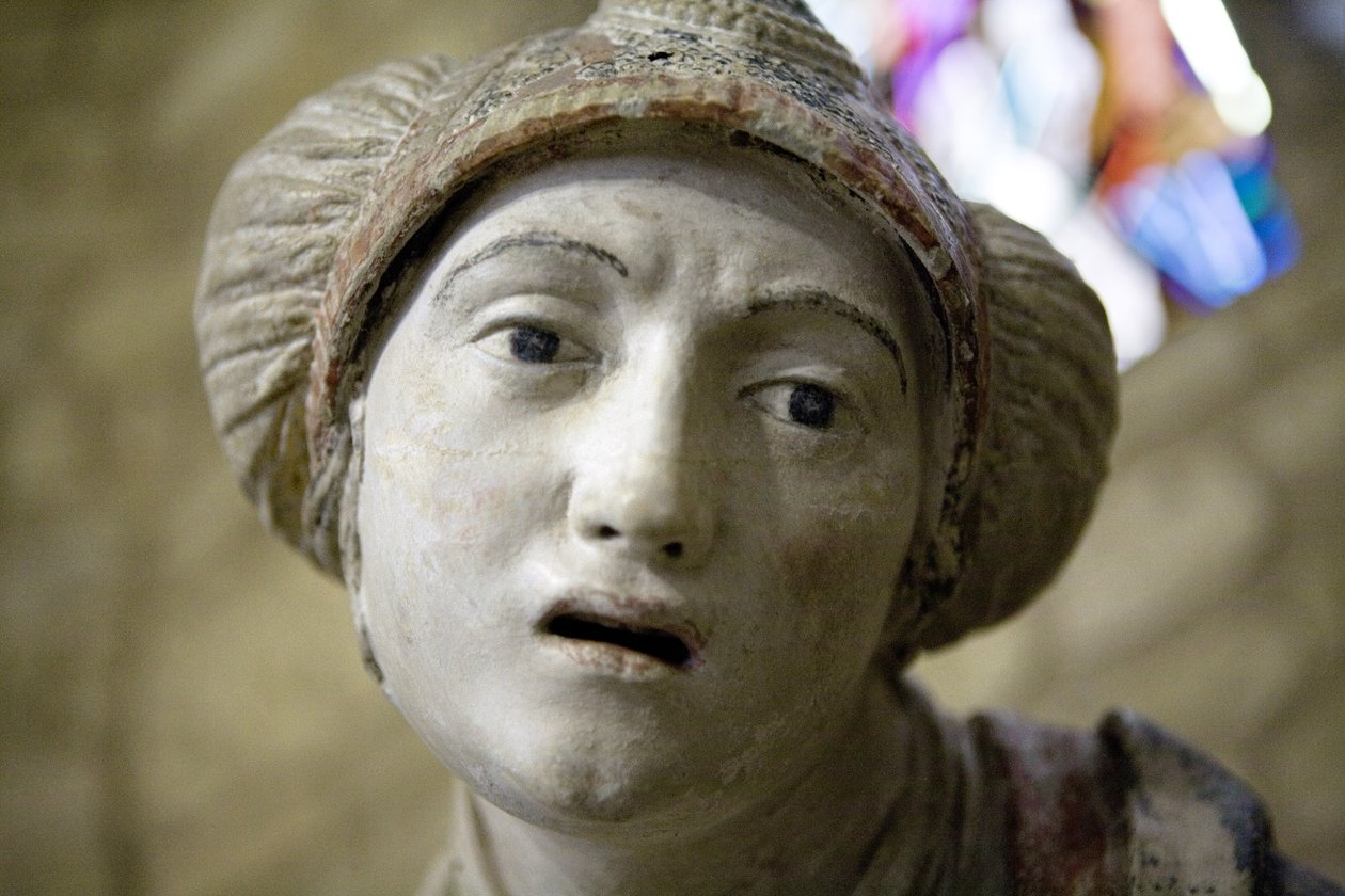 Santa donna con un cappello (pietra dipinta) da Ligier Richier