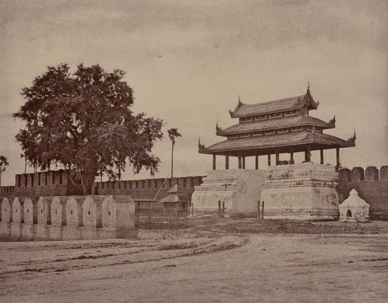 Amerapoora: Porta Ooh-nein della città da Linnaeus Tripe