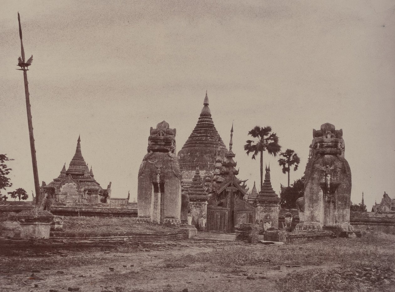 Pugahm Myo: Ingresso alla pagoda Shwe Zeegong da Linnaeus Tripe