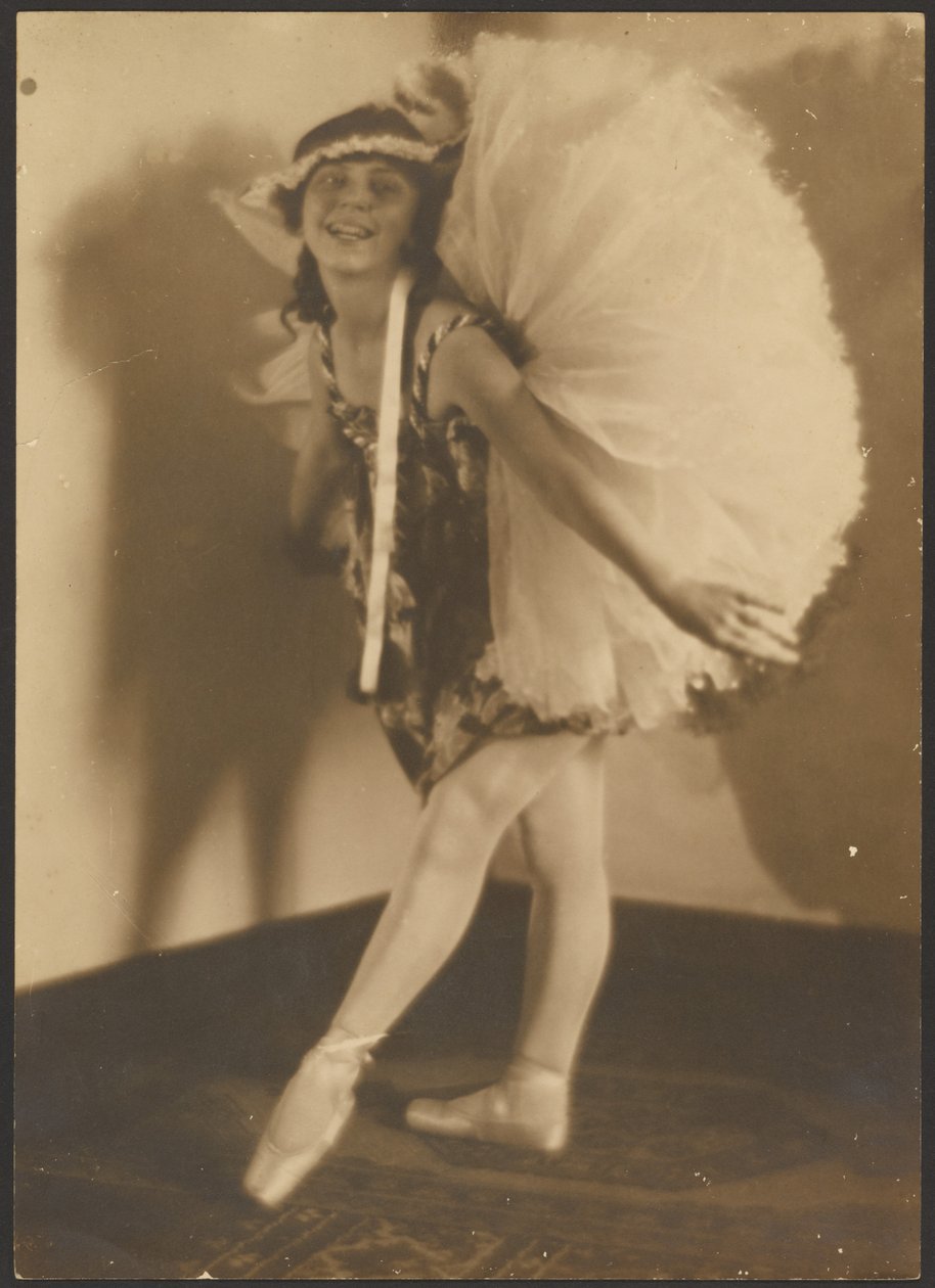 [Ballerina con copricapo] da Louis Fleckenstein