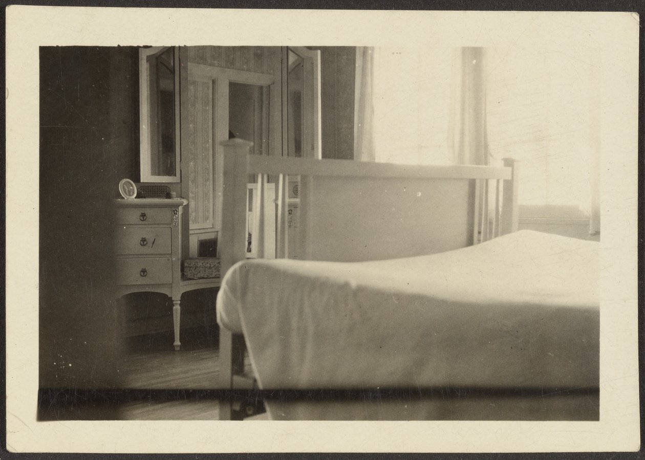 [Interno camera da letto] da Louis Fleckenstein