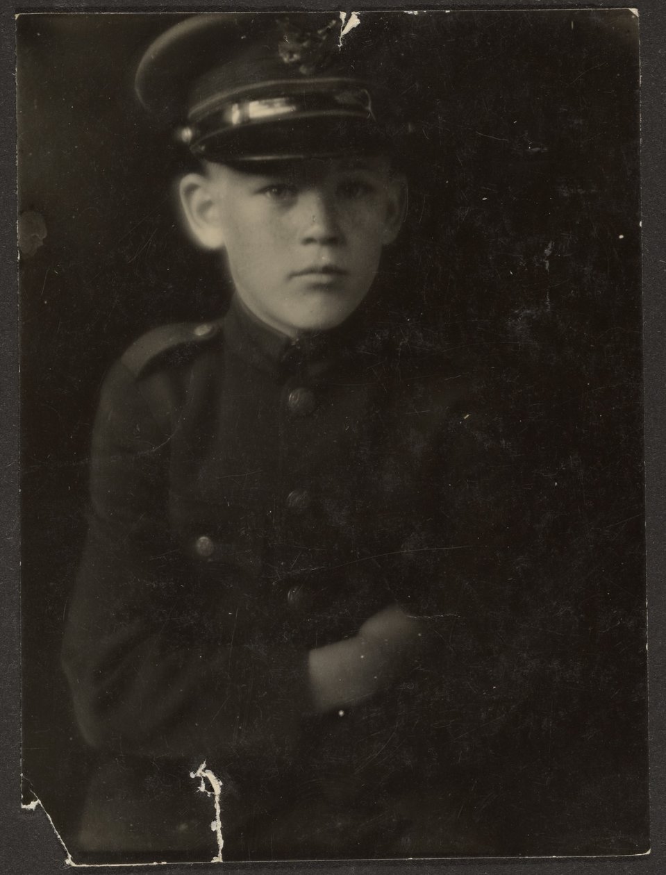 [Ragazzo in uniforme] da Louis Fleckenstein