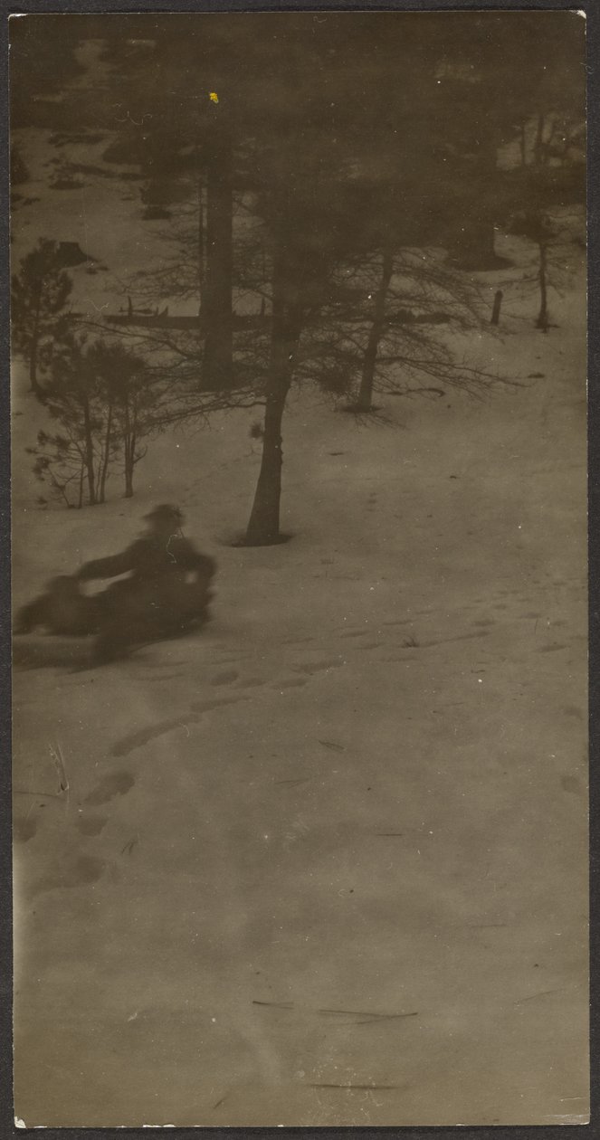 [Ragazzo che scende in slitta dalla collina] da Louis Fleckenstein