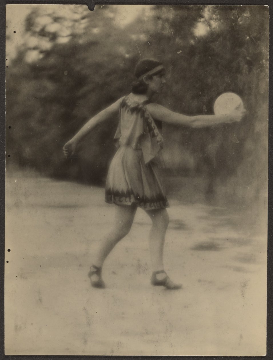 [Ballerina con disco] da Louis Fleckenstein