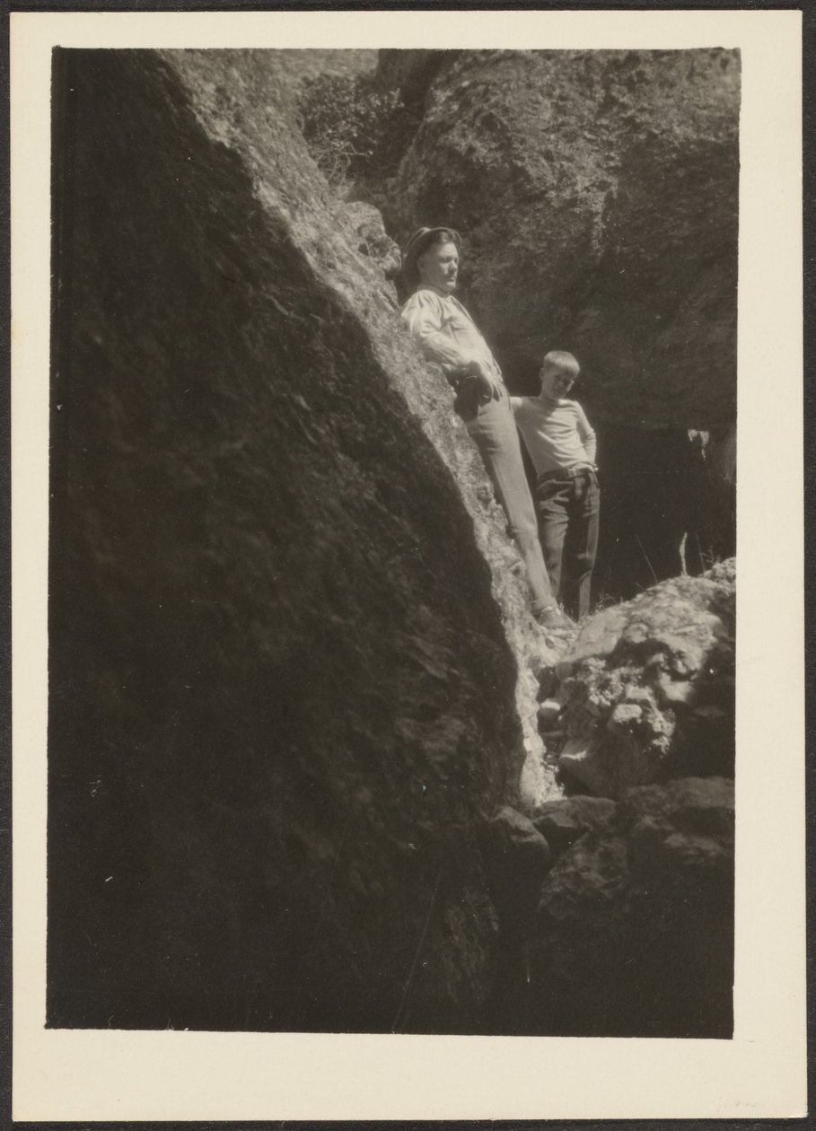 [Figure alla luce del sole sulle rocce] da Louis Fleckenstein