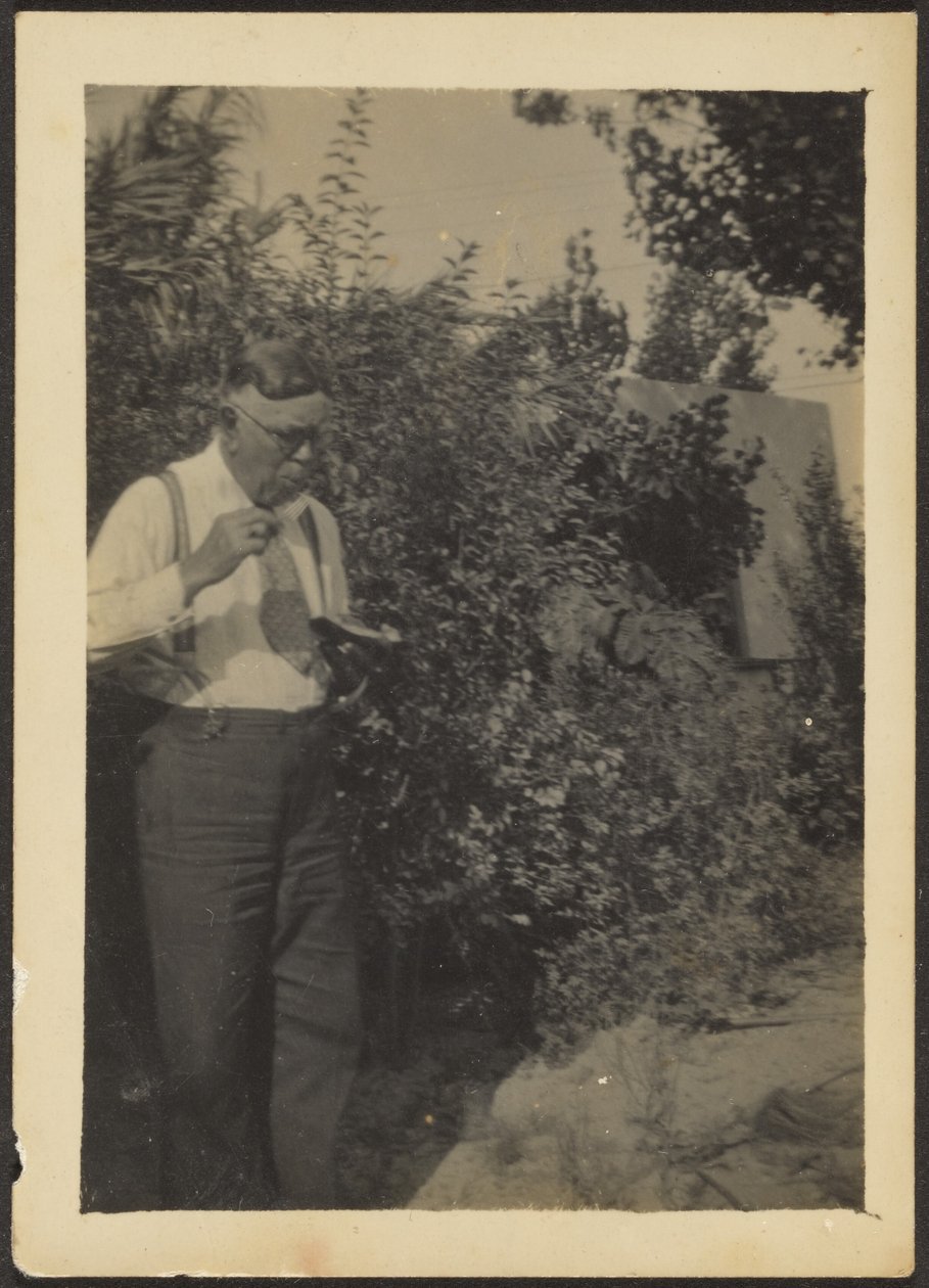 [Fleckenstein mangia in un giardino]. da Louis Fleckenstein