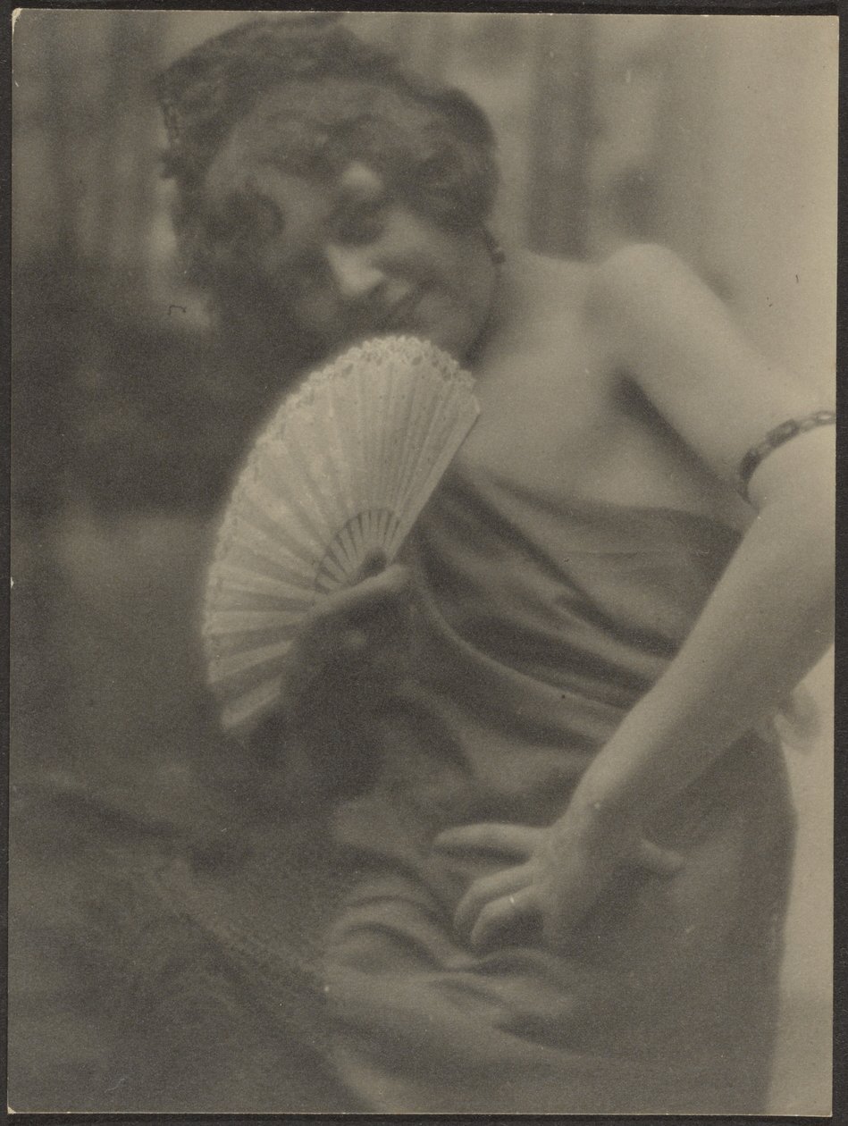 Ritratto di ragazza con ventaglio da Louis Fleckenstein