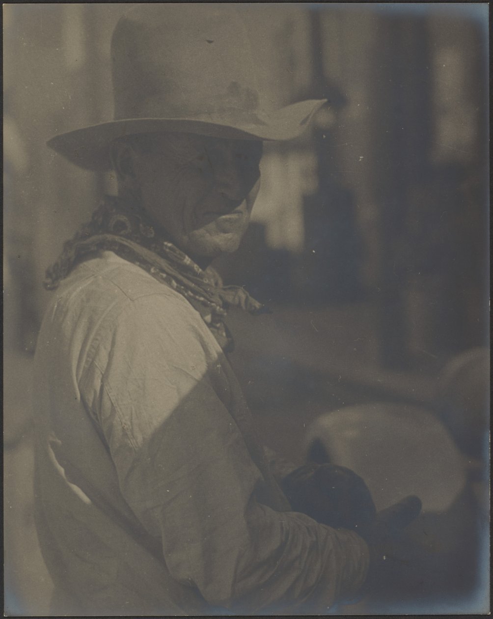 [Ritratto di un uomo in abiti da cowboy] da Louis Fleckenstein