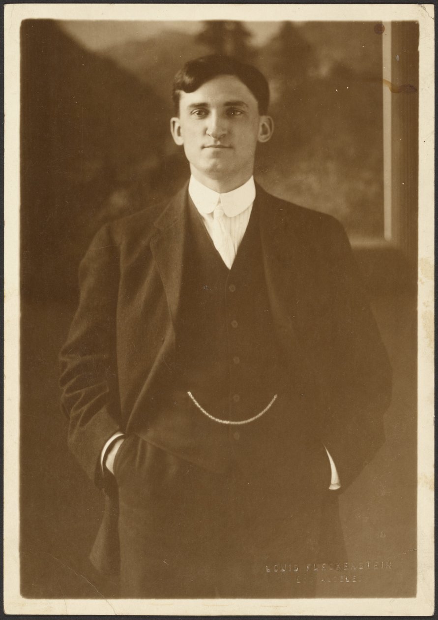[Ritratto di un uomo con catena da orologio] da Louis Fleckenstein