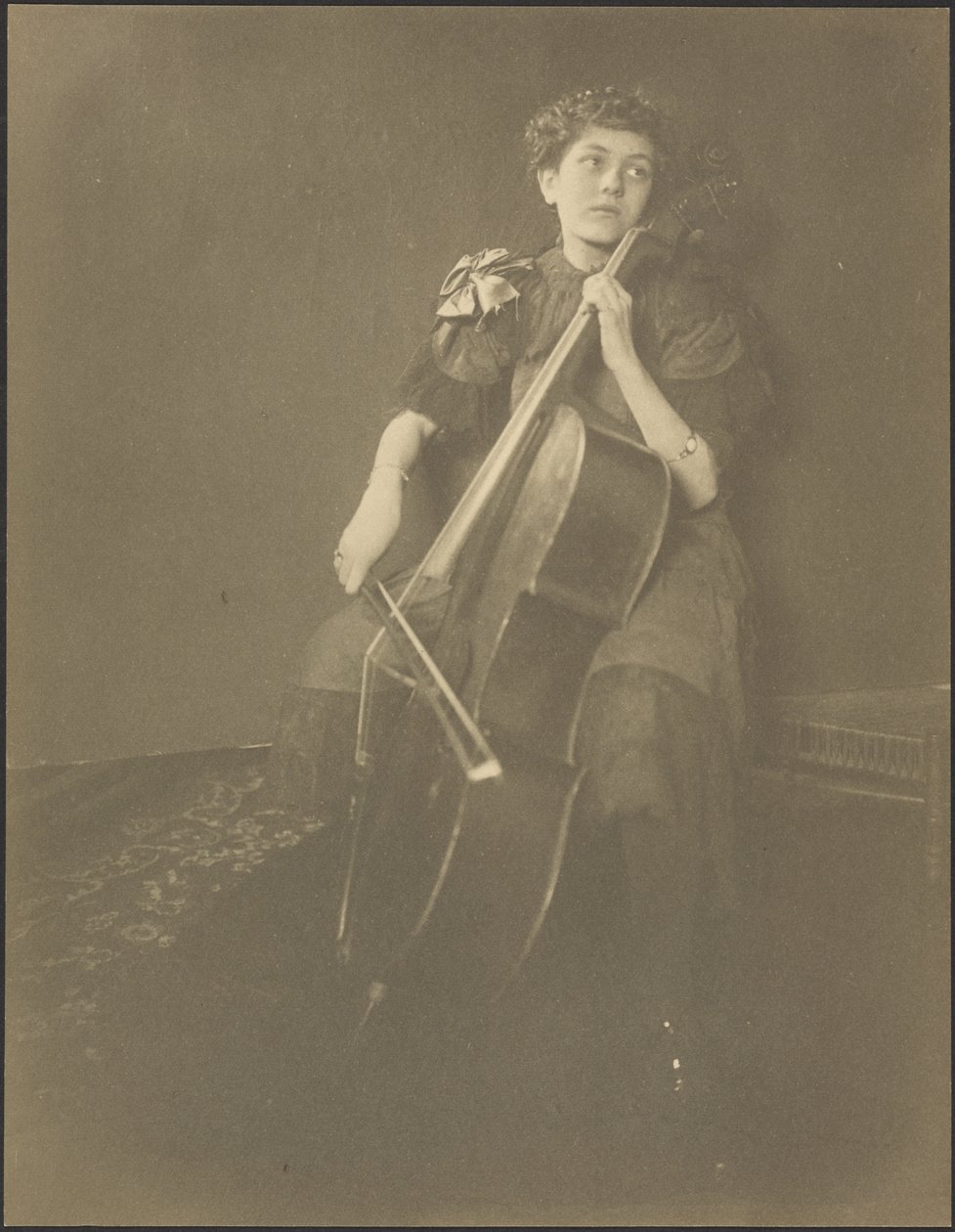 [Ritratto di donna che suona il violoncello]. da Louis Fleckenstein