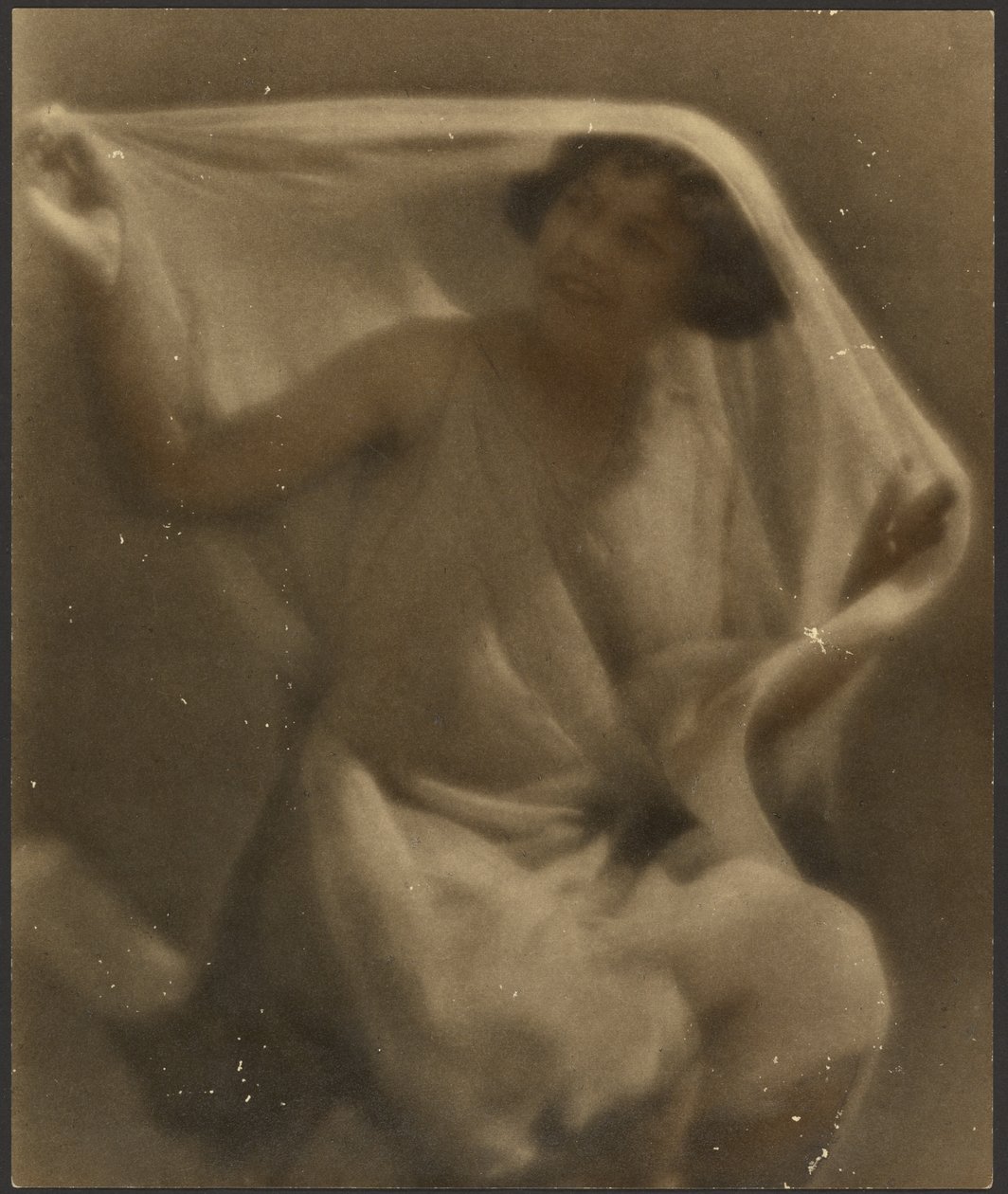 [Ritratto di donna che indossa il velo]. da Louis Fleckenstein