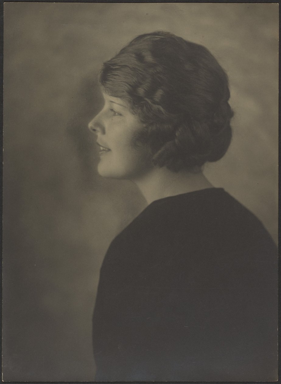 [Ritratto di una donna di profilo] da Louis Fleckenstein
