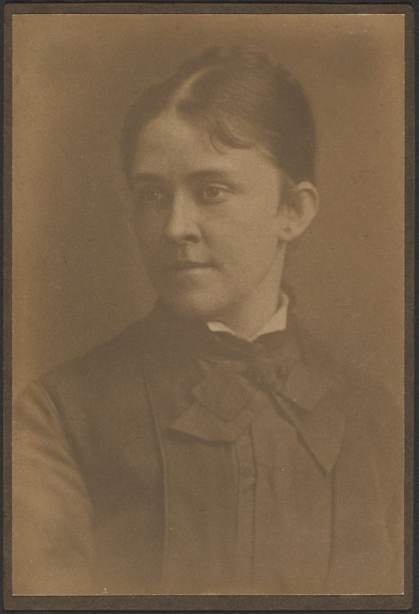 [Ritratto di una donna in abito con cravatta] da Louis Fleckenstein