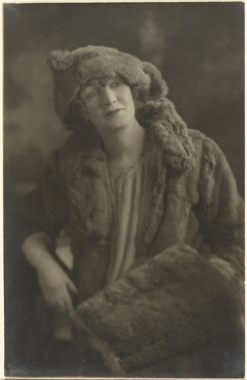 [Ritratto di una donna in pelliccia] da Louis Fleckenstein