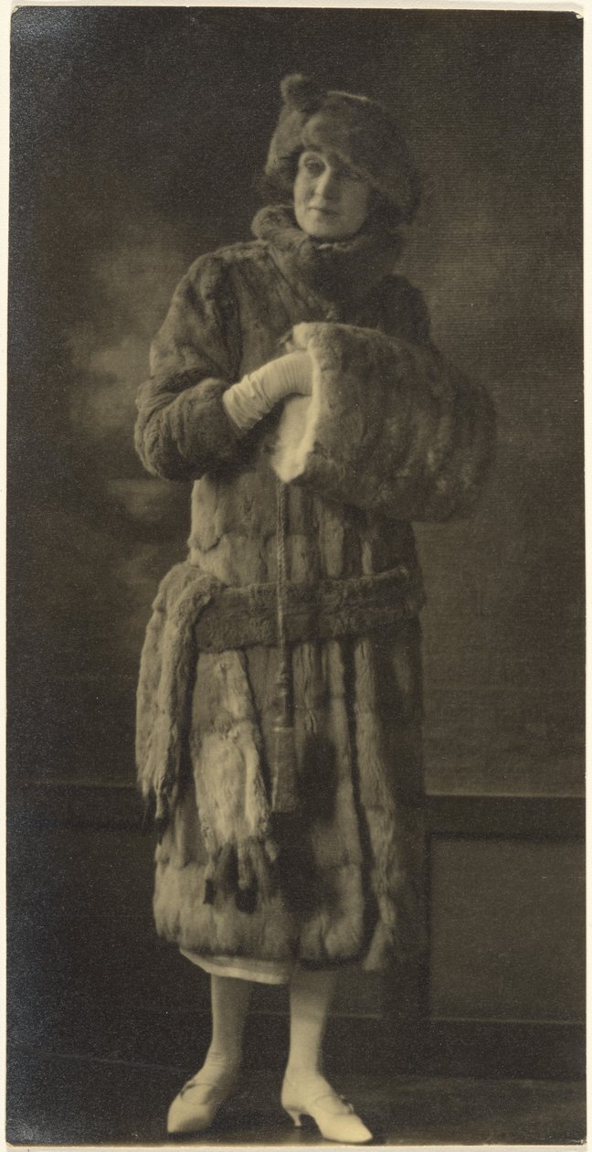 [Ritratto di una donna in pelliccia] da Louis Fleckenstein