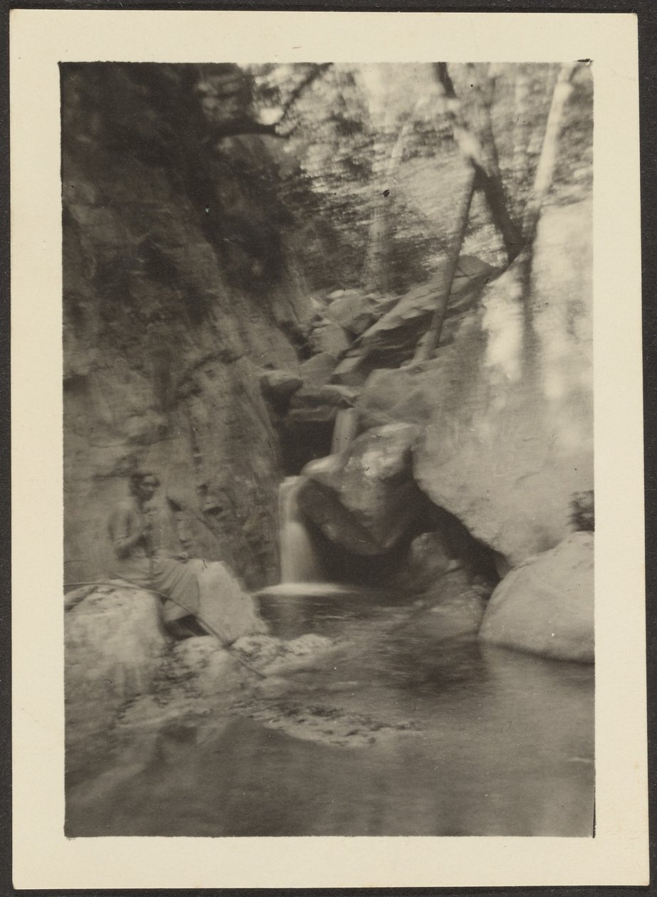 [Donna alle cascate] da Louis Fleckenstein