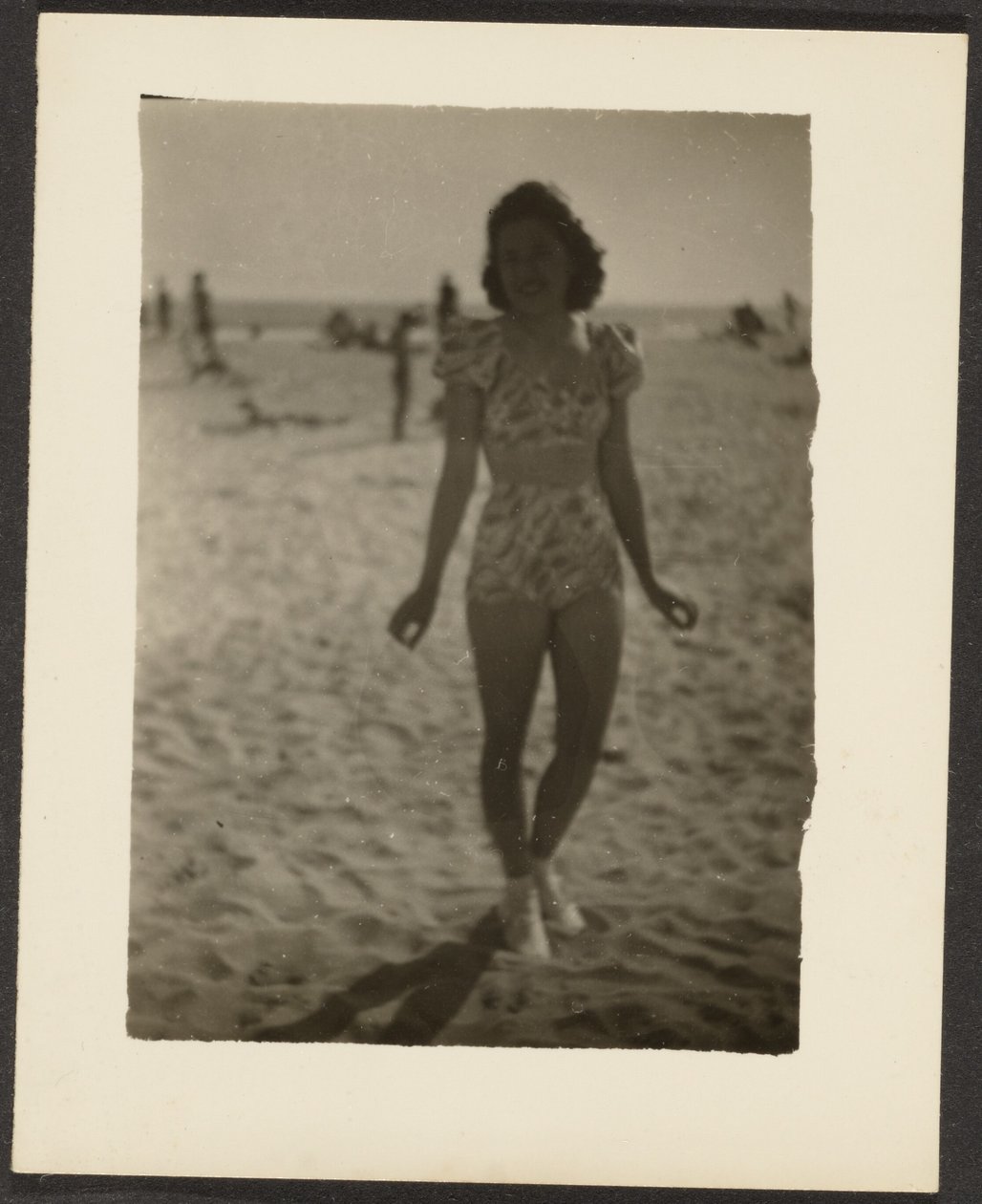 [Donna in bikini] da Louis Fleckenstein