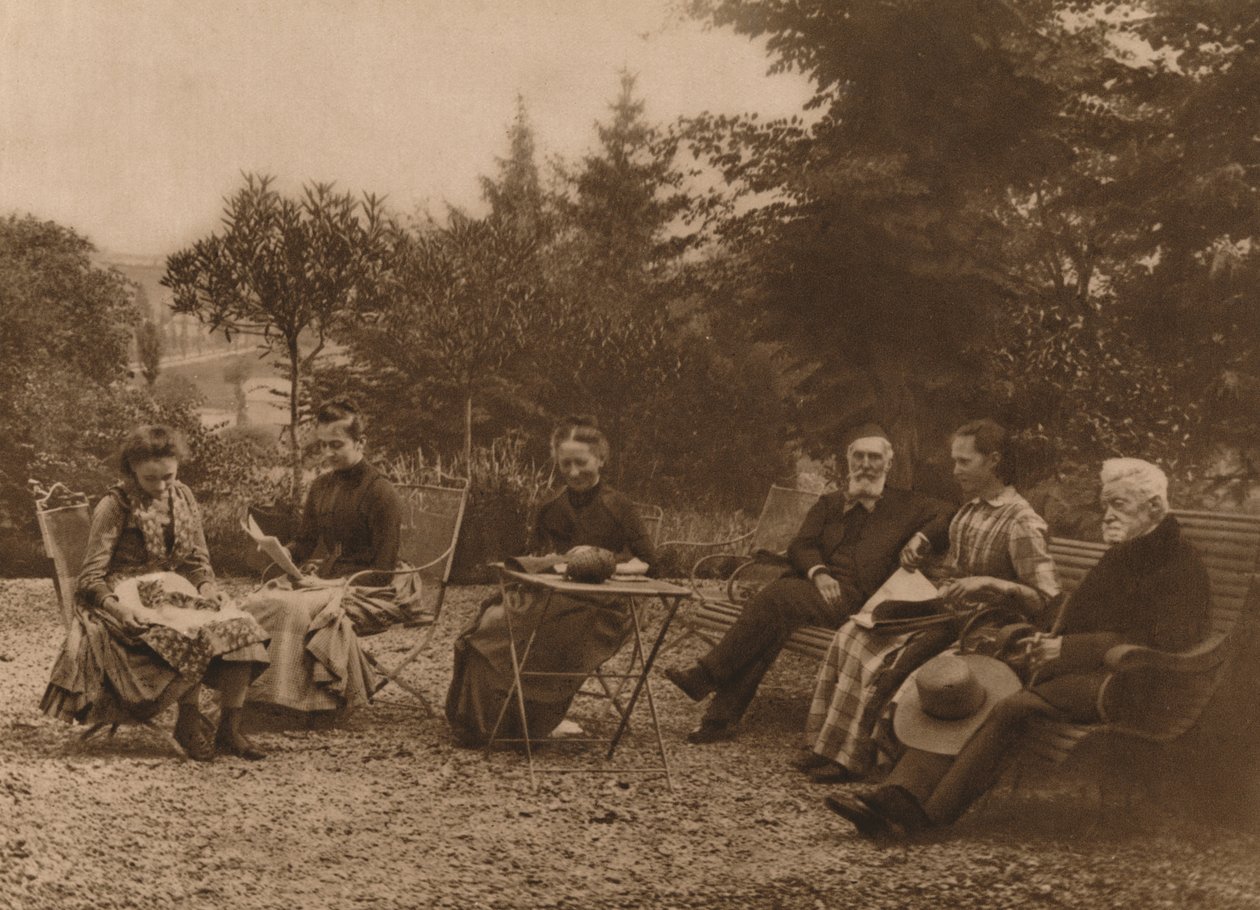 Un gruppo di uomini e donne seduti a parlare a un tavolo, 1937 da Louis Guichard
