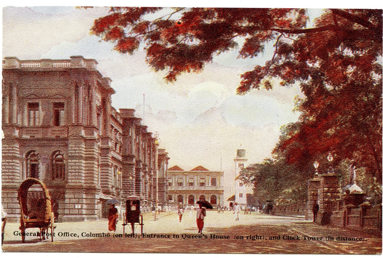 Ufficio postale generale, Colombo (a sinistra), ingresso della Casa della Regina (a destra) e Torre dell