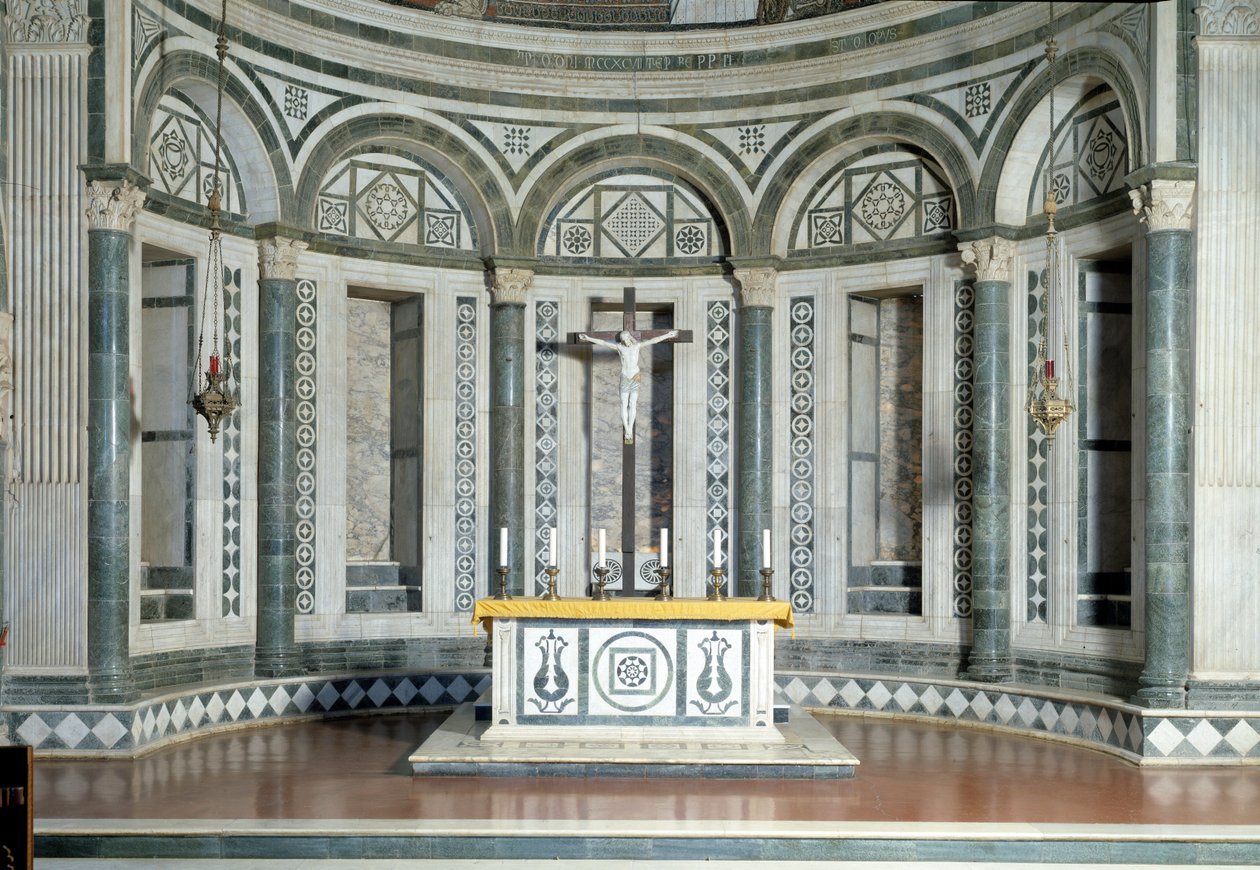 Abside di marmo e crocifisso di terracotta da Luca Della Robbia