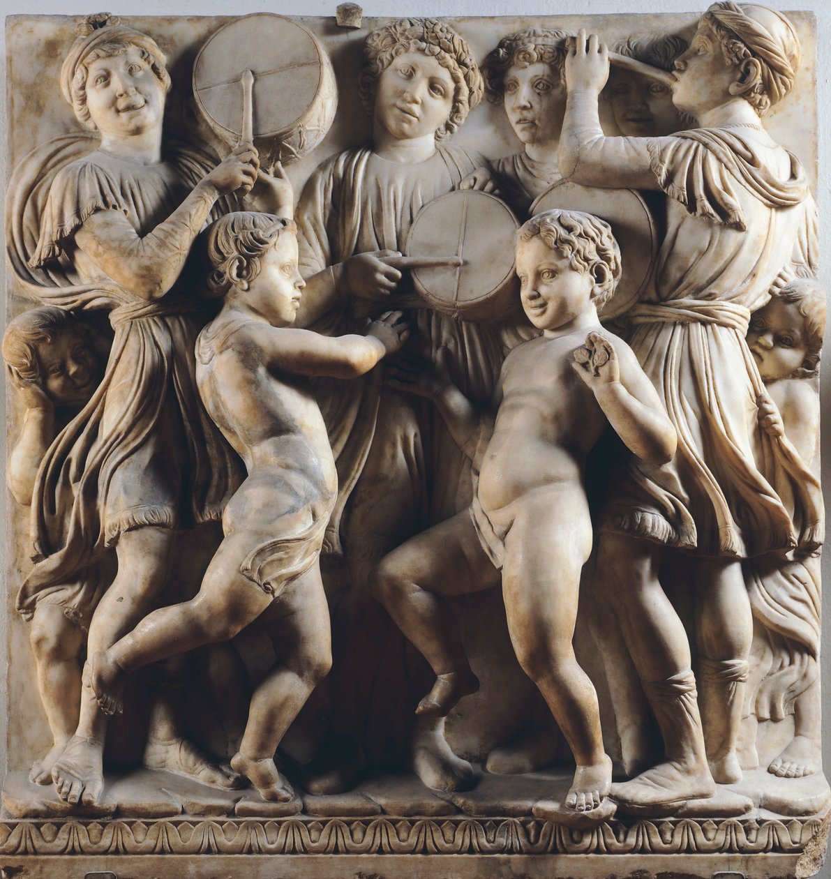 Bambini e cherubini che ballano, cantano e giocano, dettaglio di Cantoria (galleria del coro) da Luca Della Robbia