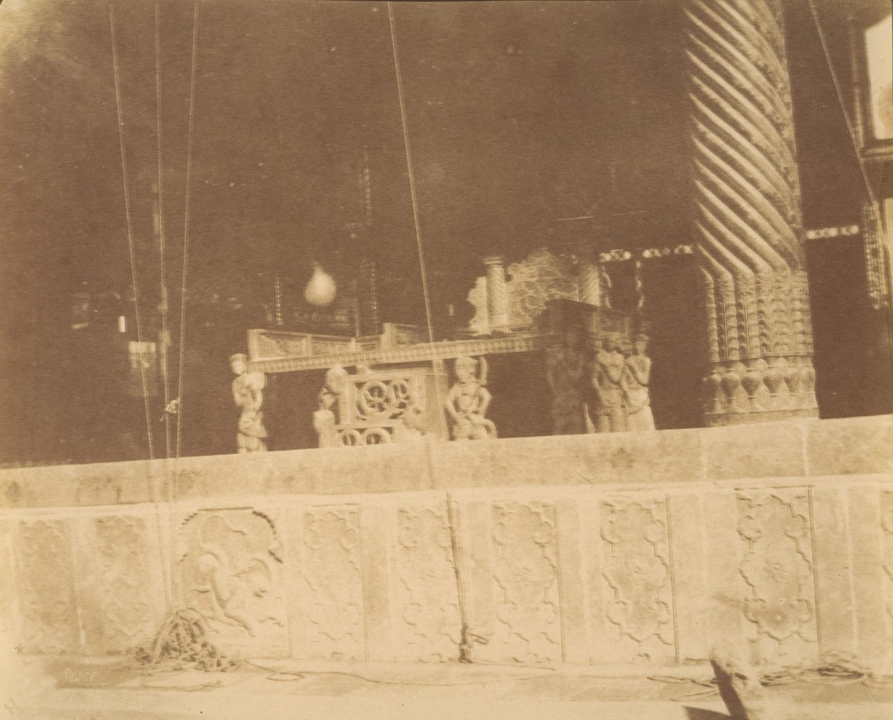[Palazzo Golestan, Teheran, Iran] Takht-i Marmor, anni 1840-60 da Luigi Pesce