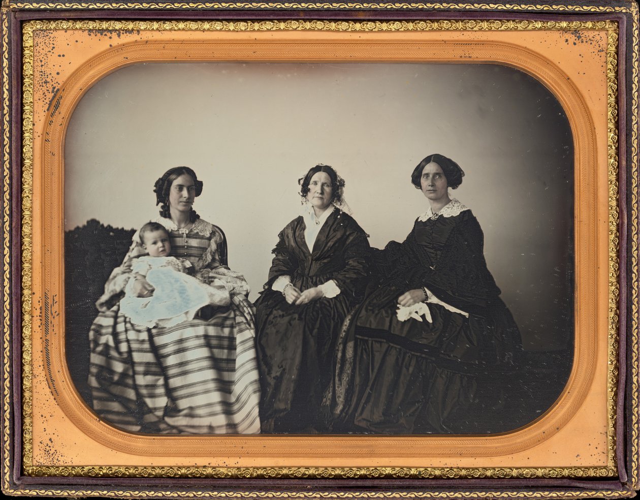 Ritratto di una madre, un bambino e due donne da Luther Holman Hale