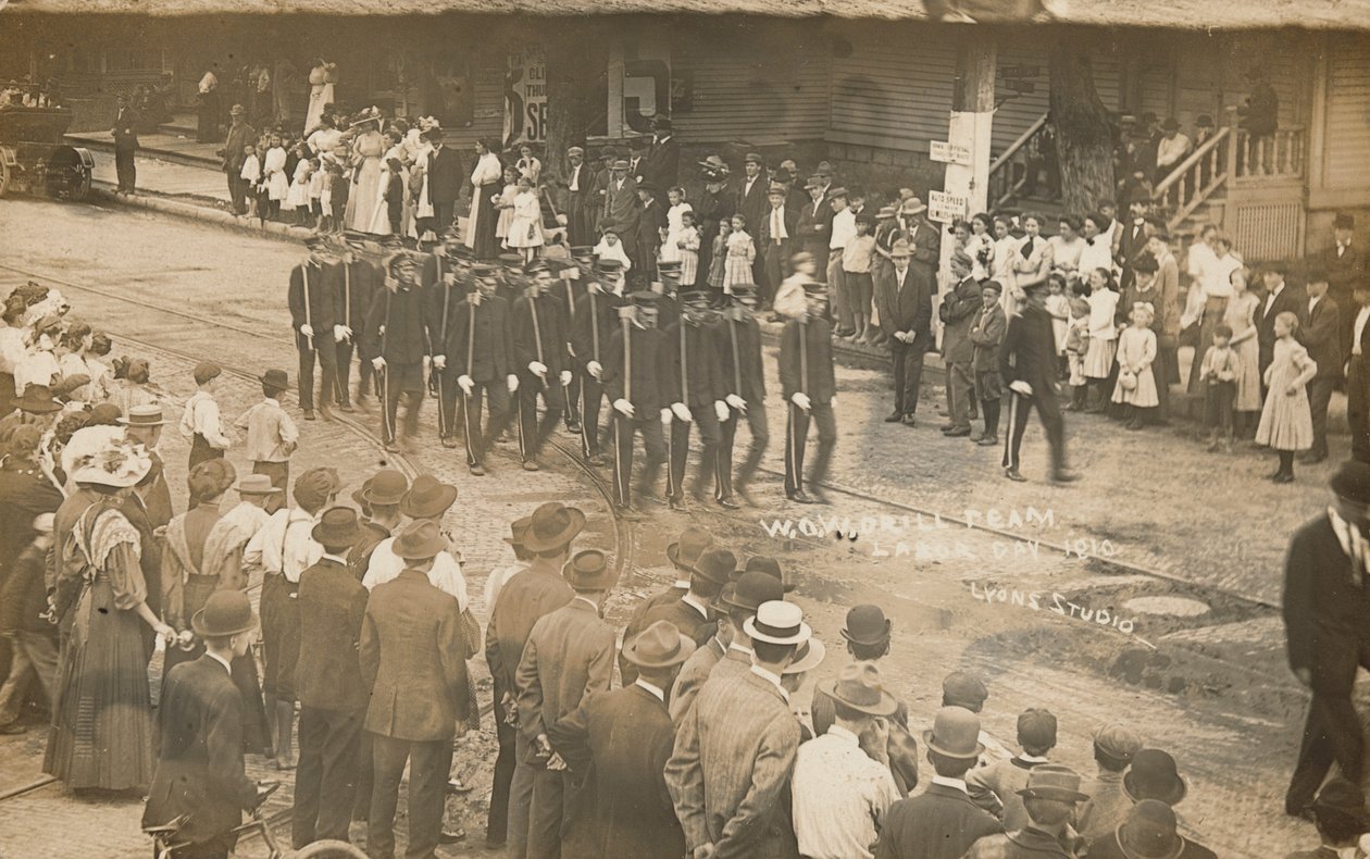 "Squadra di esercitazione degli Uomini del Mondo", 1910 (foto) da Lyons Studio