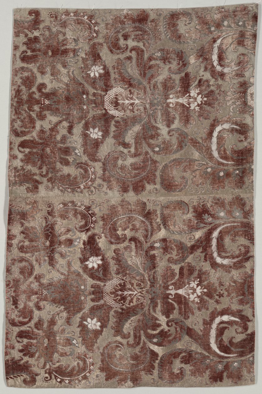 Due Pannelli Uniti di "Velluto Dipinto Fortuny" da Mariano Fortuny y Madrazo