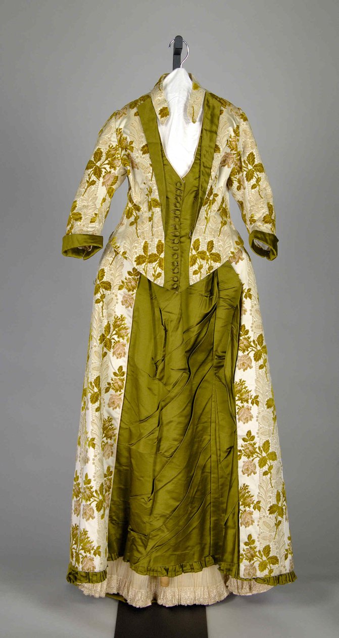 Vestito, Americano da Marion E. Dick